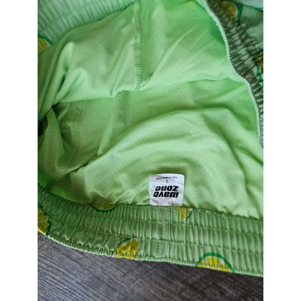 Wave zone mens size large swim trunks lemon fruit print with liner EUC